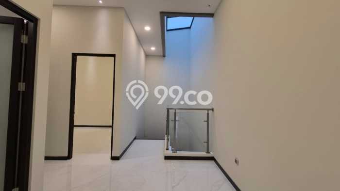 Rumah Elit Modern Siap Huni di Manyar Surabaya Rumah Elit Modern Siap Huni di Manyar Surabaya