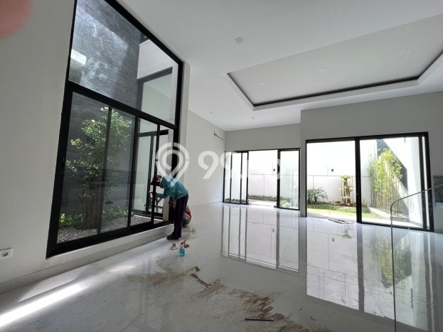 Rumah Elit LB 470m2 Siap Pakai Desain Elegan di Citraland, Surabaya Rumah Elit LB 470m2 Siap Pakai Desain Elegan di Citraland, Surabaya