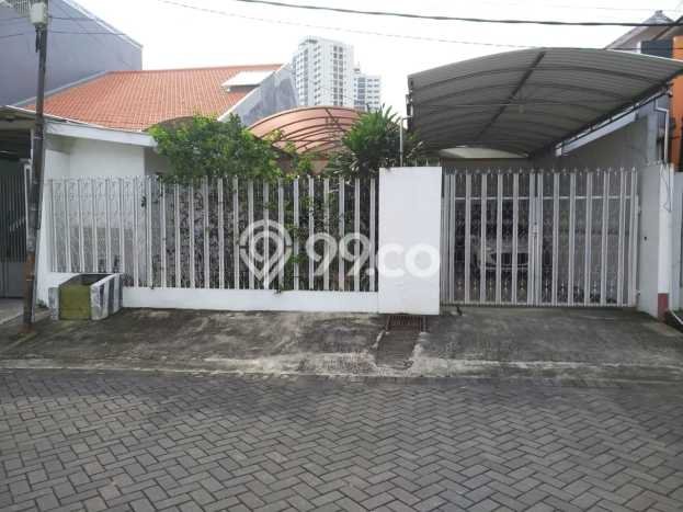 Hot Offer Hunian Premium Ideal dan Luas di Dukuh Pakis, Surabaya Hot Offer Hunian Premium Ideal dan Luas di Dukuh Pakis, Surabaya