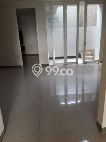 For Sale Rumah 4 Kamar Lokasi Ideal Bagus dan Strategis di Wiyung For Sale Rumah 4 Kamar Lokasi Ideal Bagus dan Strategis di Wiyung