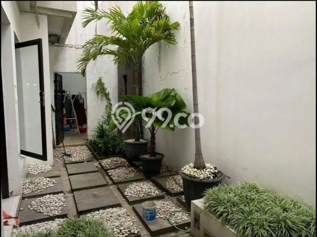 Hunian Mewah LB 500m2 Siap Huni Desain Elegan di Graha, Surabaya Hunian Mewah LB 500m2 Siap Huni Desain Elegan di Graha, Surabaya