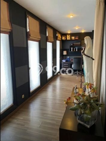 Hunian Mewah LB 500m2 Siap Huni Desain Elegan di Graha, Surabaya Hunian Mewah LB 500m2 Siap Huni Desain Elegan di Graha, Surabaya