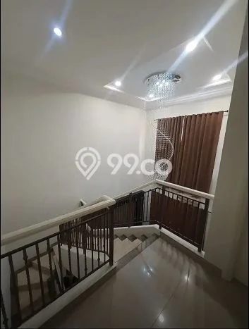 Jual Rumah Luas Megah Dengan View Cantik di Wisata Bukit Mas, Surabaya Jual Rumah Luas Megah Dengan View Cantik di Wisata Bukit Mas, Surabaya