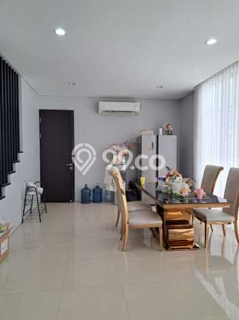 Rumah Luxury Modern Tanpa Renovasi di Citraland Surabaya Rumah Luxury Modern Tanpa Renovasi di Citraland Surabaya