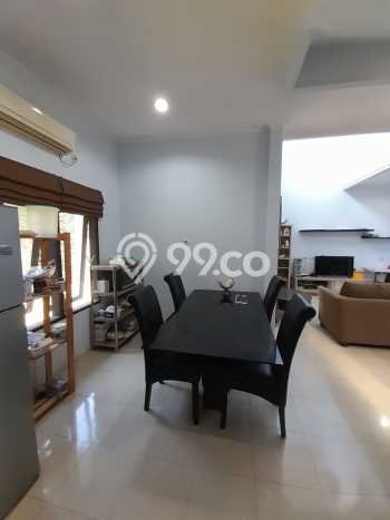 Dijual Cepat Rumah Bagus Siap Huni LB 200m2 di Wiyung, Surabaya Dijual Cepat Rumah Bagus Siap Huni LB 200m2 di Wiyung, Surabaya