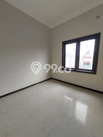 Rumah Modern Cantik 5 Kamar Siap Huni di Wiyung Rumah Modern Cantik 5 Kamar Siap Huni di Wiyung