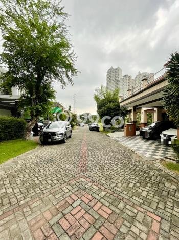 Rumah Elit Modern Tanpa Renovasi di Pakuwon Indah Surabaya Rumah Elit Modern Tanpa Renovasi di Pakuwon Indah Surabaya