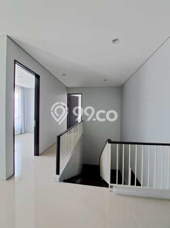 Rumah Luxury Modern Tanpa Renovasi di Citraland Surabaya Rumah Luxury Modern Tanpa Renovasi di Citraland Surabaya