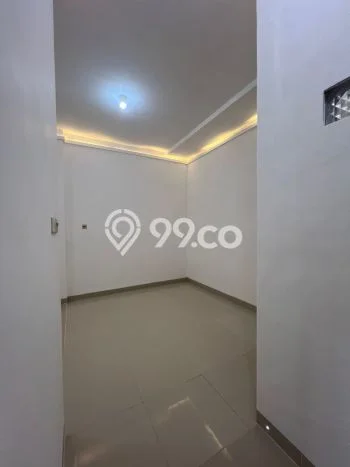Disewakan! Rumah 3 Kamar Tidur &
2 Kamar Mandi di Citraland, Surabaya Disewakan! Rumah 3 Kamar Tidur &
2 Kamar Mandi di Citraland, Surabaya