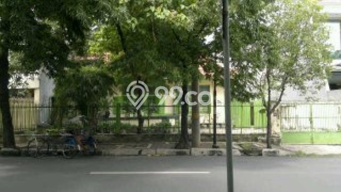 Rumah Mewah LB 271m2 Siap Pakai Desain Elegan di Surabaya Kota, Surabaya Rumah Mewah LB 271m2 Siap Pakai Desain Elegan di Surabaya Kota, Surabaya