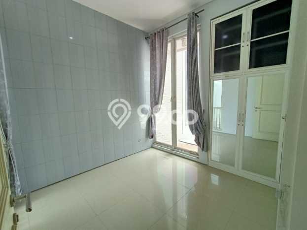 Lokasi terbaik! Rumah siap pakai dikontrakkan di Wiyung LB 136m2 Lokasi terbaik! Rumah siap pakai dikontrakkan di Wiyung LB 136m2