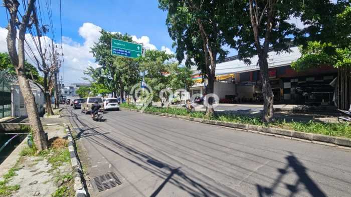 Rumah Mewah LB 300m2 Siap Huni Desain Elegan di Darmo permai, Surabaya Rumah Mewah LB 300m2 Siap Huni Desain Elegan di Darmo permai, Surabaya