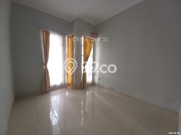 Dijual Rumah Strategis Bagus Punya 2 KT di Serpong Tangerang Selatan SHM Dijual Rumah Strategis Bagus Punya 2 KT di Serpong Tangerang Selatan SHM