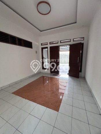 Jual Rumah Favorit Siap Huni LB 180m2 di Ciputat, Tangerang Selatan Jual Rumah Favorit Siap Huni LB 180m2 di Ciputat, Tangerang Selatan