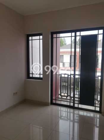 Dijual Hunian Rumah Terawat 3 KT di Green Lake City, Jakarta Barat Dijual Hunian Rumah Terawat 3 KT di Green Lake City, Jakarta Barat
