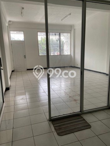Ruko Dijual di Prime Area Jakarta Barat Luas 270m2 Ruko Dijual di Prime Area Jakarta Barat Luas 270m2