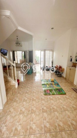 Rumah Lokasi Strategis di Lippo Karawaci, Tangerang, Luas 300m2m² LB 230m2m² Rumah Lokasi Strategis di Lippo Karawaci, Tangerang, Luas 300m2m² LB 230m2m²