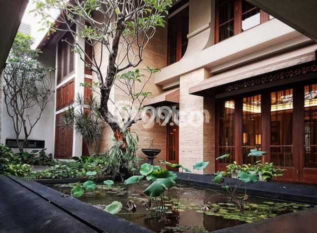 Rumah Luxury Modern Tanpa Renovasi di Pejaten Jakarta Selatan Rumah Luxury Modern Tanpa Renovasi di Pejaten Jakarta Selatan