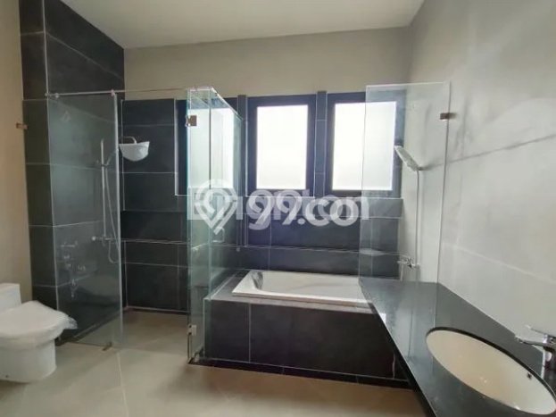 Rumah Idaman Modern! Rumah 2 Lantai area Gading Serpong, Tangerang, LT 252m² LB 525m² Rumah Idaman Modern! Rumah 2 Lantai area Gading Serpong, Tangerang, LT 252m² LB 525m²