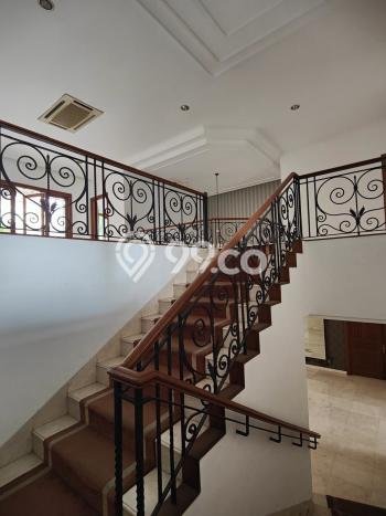 Ready to Use! Luxury House LT 630m2 Desain Modern di Pondok Indah Ready to Use! Luxury House LT 630m2 Desain Modern di Pondok Indah