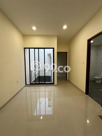 Rumah Nyaman LB 180m2m² View Danau di Alam Sutera, Tangerang Rumah Nyaman LB 180m2m² View Danau di Alam Sutera, Tangerang