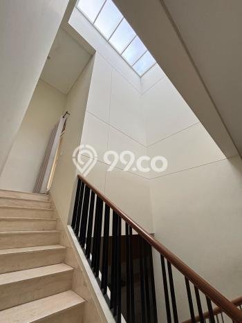 Jual Rumah Mewah Megah Dengan View Eksklusif di Gading Serpong, Tangerang Jual Rumah Mewah Megah Dengan View Eksklusif di Gading Serpong, Tangerang