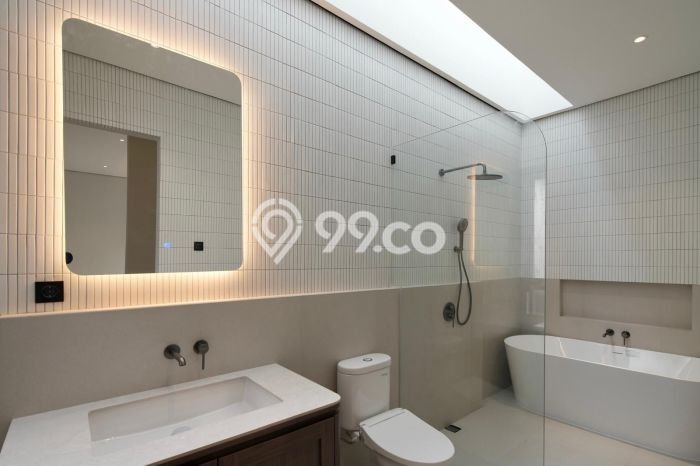 Hunian Mewah Dijual LT 208m2 di BSD, Tangerang Selatan Hunian Mewah Dijual LT 208m2 di BSD, Tangerang Selatan