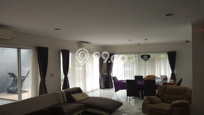 KESEMPATAN TERBAIK! Rumah Asri di BSD City, Luas 300m2m² Bangunan 400m2m² KESEMPATAN TERBAIK! Rumah Asri di BSD City, Luas 300m2m² Bangunan 400m2m²