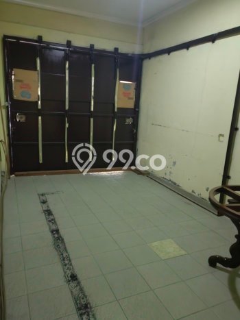 Rumah Elit LB 330m2 Siap Huni Desain Elegan di Plamongan, Semarang Rumah Elit LB 330m2 Siap Huni Desain Elegan di Plamongan, Semarang