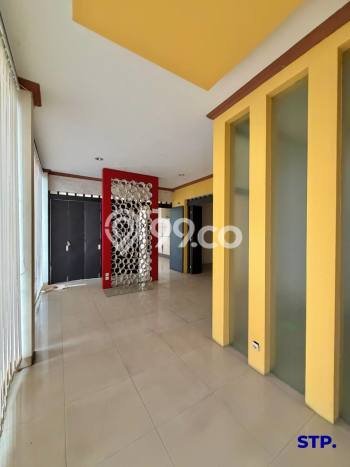 Unit Kantor Dijual di Gayungan Surabaya Luas Tanah 373m2, Luas Bangunan 575m2 Unit Kantor Dijual di Gayungan Surabaya Luas Tanah 373m2, Luas Bangunan 575m2