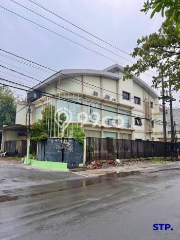Unit Kantor Dijual di Gayungan Surabaya Luas Tanah 373m2, Luas Bangunan 575m2 Unit Kantor Dijual di Gayungan Surabaya Luas Tanah 373m2, Luas Bangunan 575m2