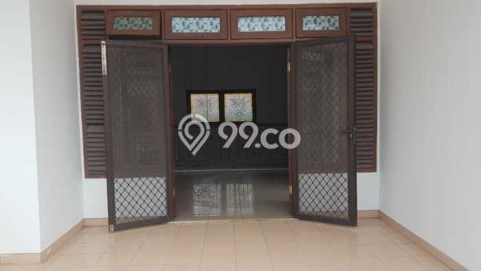 Rumah Elit LB 400m2 Siap Pakai Desain Elegan di Kendangsari, Surabaya Rumah Elit LB 400m2 Siap Pakai Desain Elegan di Kendangsari, Surabaya