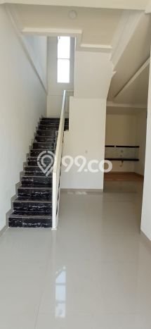 Jual Rumah Strategis Bagus Punya 3 KT di Rungkut Surabaya SHM Jual Rumah Strategis Bagus Punya 3 KT di Rungkut Surabaya SHM