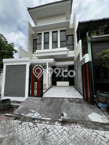 Jual Rumah Strategis Bagus Punya 3 KT di Benowo Surabaya SHM Jual Rumah Strategis Bagus Punya 3 KT di Benowo Surabaya SHM