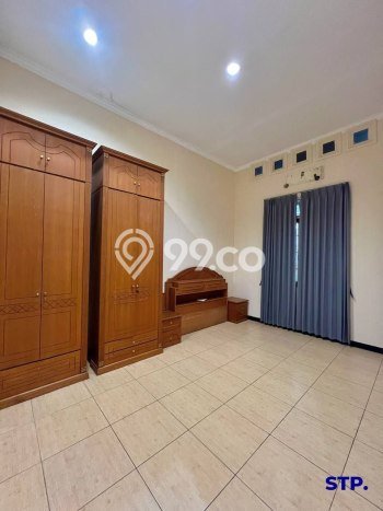 Rumah Mewah LB 400m2 Siap Pakai Desain Elegan di Mulyosari, Surabaya Rumah Mewah LB 400m2 Siap Pakai Desain Elegan di Mulyosari, Surabaya