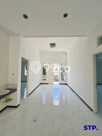 Dijual Rumah Premium dengan Fasilitas Sekitar Lengkap di Mulyorejo, Surabaya Dijual Rumah Premium dengan Fasilitas Sekitar Lengkap di Mulyorejo, Surabaya