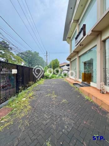 Unit Kantor Dijual di Gayungan Surabaya Luas Tanah 373m2, Luas Bangunan 575m2 Unit Kantor Dijual di Gayungan Surabaya Luas Tanah 373m2, Luas Bangunan 575m2