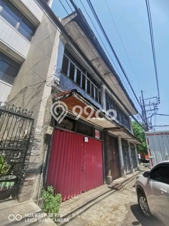Ruko untuk Disewa di Pusat Surabaya Luas Bangunan 250m2 Ruko untuk Disewa di Pusat Surabaya Luas Bangunan 250m2