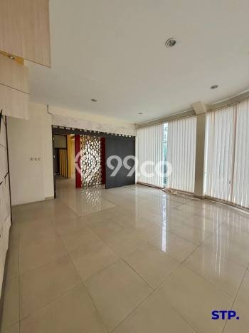 Unit Kantor Dijual di Gayungan Surabaya Luas Tanah 373m2, Luas Bangunan 575m2 Unit Kantor Dijual di Gayungan Surabaya Luas Tanah 373m2, Luas Bangunan 575m2