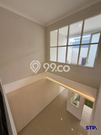 Dijual Rumah Mewah Elegan Dengan View Cantik di Panjang Jiwo, Surabaya Dijual Rumah Mewah Elegan Dengan View Cantik di Panjang Jiwo, Surabaya