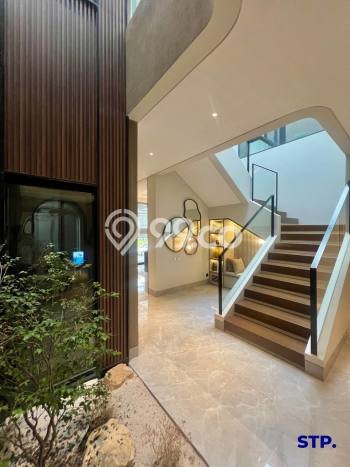 Hunian Elit LB 332m2 Siap Huni Desain Elegan di Pakis, Surabaya Hunian Elit LB 332m2 Siap Huni Desain Elegan di Pakis, Surabaya