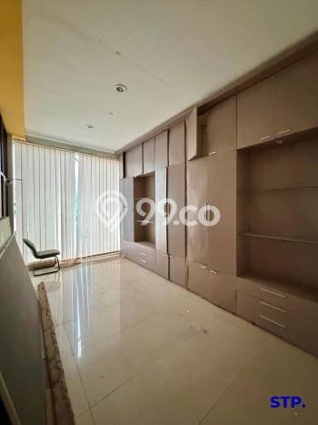 Unit Kantor Dijual di Gayungan Surabaya Luas Tanah 373m2, Luas Bangunan 575m2 Unit Kantor Dijual di Gayungan Surabaya Luas Tanah 373m2, Luas Bangunan 575m2