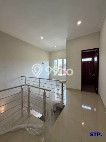 Dijual Rumah Mewah Elegan Dengan View Cantik di Panjang Jiwo, Surabaya Dijual Rumah Mewah Elegan Dengan View Cantik di Panjang Jiwo, Surabaya