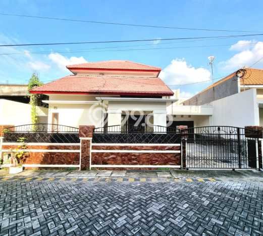 Dijual Cepat Rumah Favorit Siap Huni LB 200m2 di Sukolilo, Surabaya Dijual Cepat Rumah Favorit Siap Huni LB 200m2 di Sukolilo, Surabaya