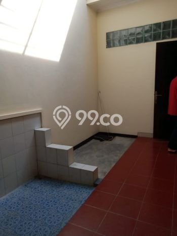 Siap Huni Rumah Mewah 4 Kamar di Wonocolo Dekat ke Mana Saja Siap Huni Rumah Mewah 4 Kamar di Wonocolo Dekat ke Mana Saja