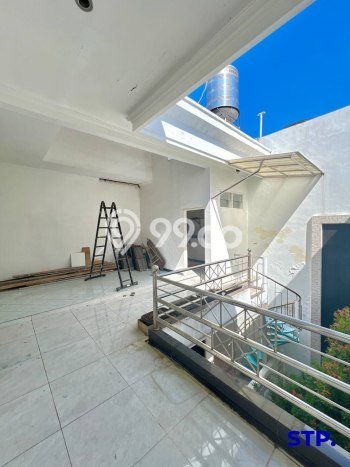 Dijual Rumah Premium dengan Fasilitas Sekitar Lengkap di Mulyorejo, Surabaya Dijual Rumah Premium dengan Fasilitas Sekitar Lengkap di Mulyorejo, Surabaya