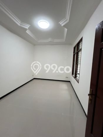 Rumah Strategis Modern Lb 150m2 di Tambaksari, Surabaya Rumah Strategis Modern Lb 150m2 di Tambaksari, Surabaya