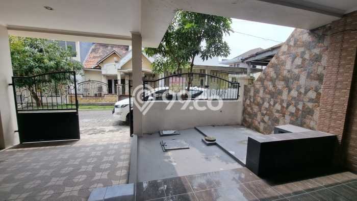 Rumah di Waru, Ready, 4 KT, Akses Waru, Sidoarjo, Sidoarjo, LT 112m2m² Bangunan 225m2m² Rumah di Waru, Ready, 4 KT, Akses Waru, Sidoarjo, Sidoarjo, LT 112m2m² Bangunan 225m2m²