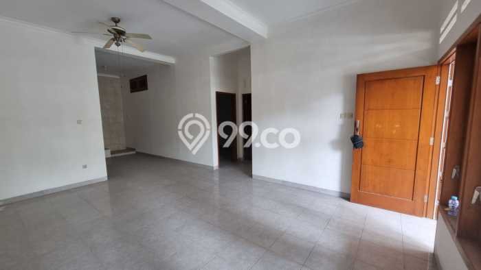 Rumah di Waru, Ready, 4 KT, Akses Waru, Sidoarjo, Sidoarjo, LT 112m2m² Bangunan 225m2m² Rumah di Waru, Ready, 4 KT, Akses Waru, Sidoarjo, Sidoarjo, LT 112m2m² Bangunan 225m2m²