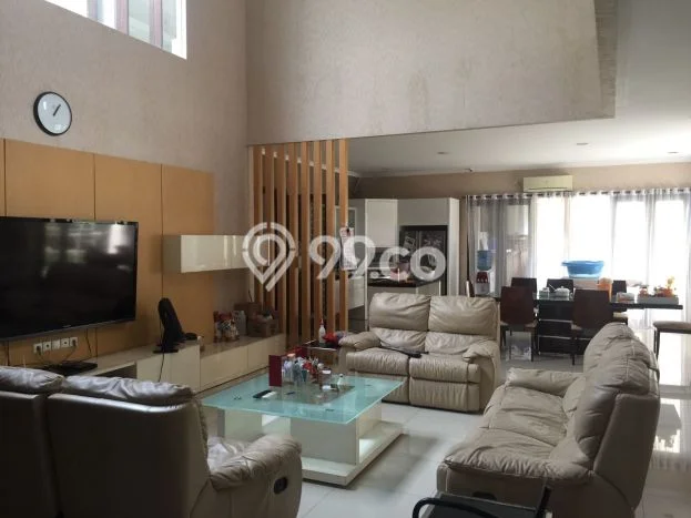 Dijual Rumah Premium dengan Fasilitas Sekitar Komplit di Wiyung, Surabaya Dijual Rumah Premium dengan Fasilitas Sekitar Komplit di Wiyung, Surabaya